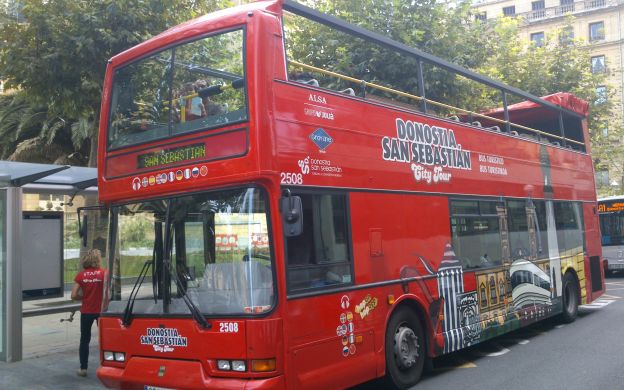City Tour Donostia-San Sebastian: Hop-On, Hop-Off Tour